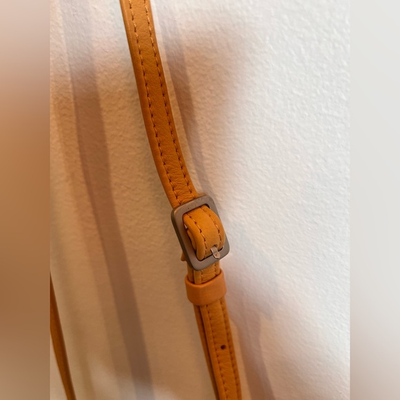 Olbrish Cover B Handmade Leather Triangle Crossbody Camel Bag Made in Germany - Picture 6 of 17